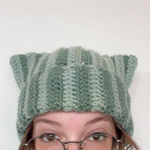 striped cat hat
